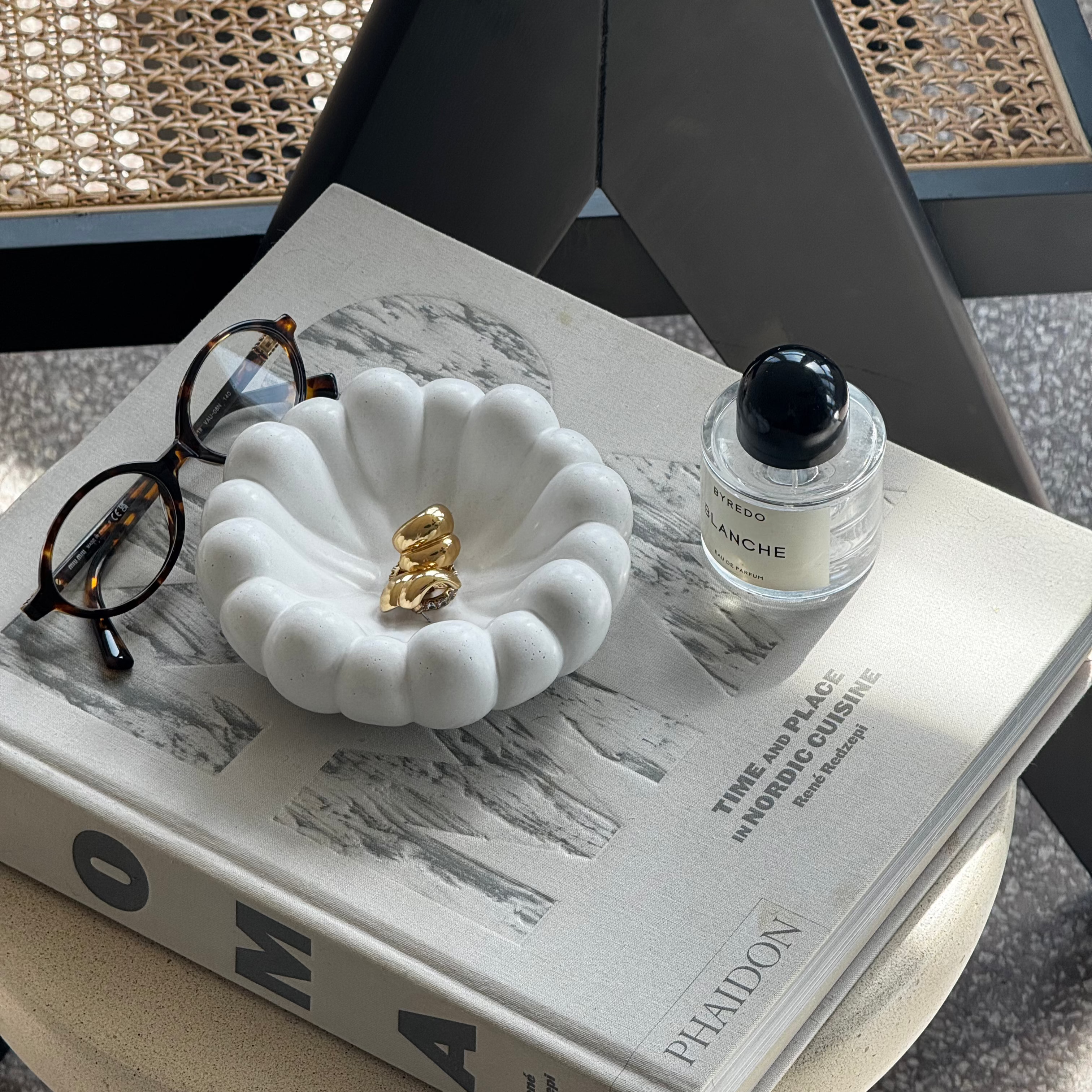 THE CLOUD TRAY
