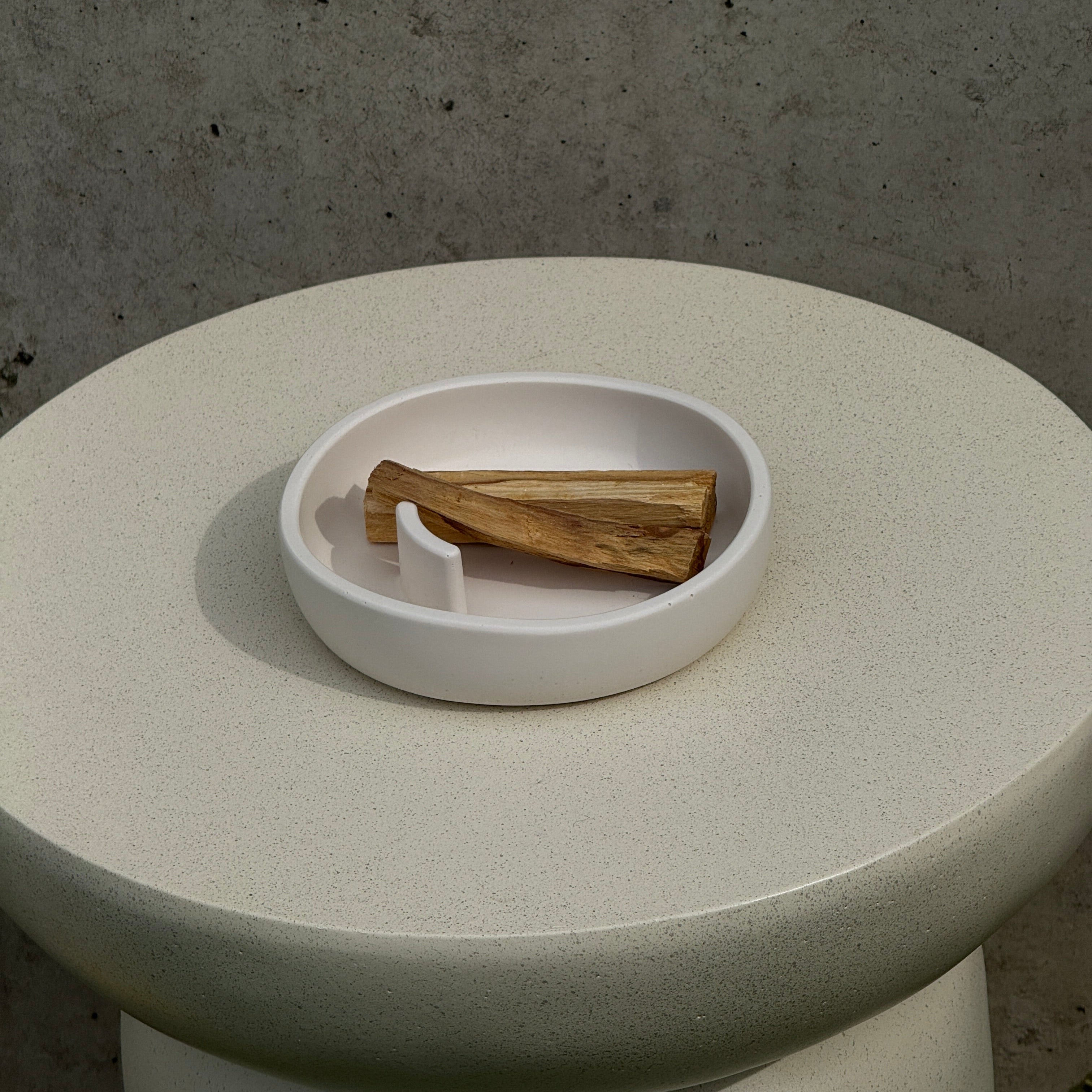 AURA HOLDER